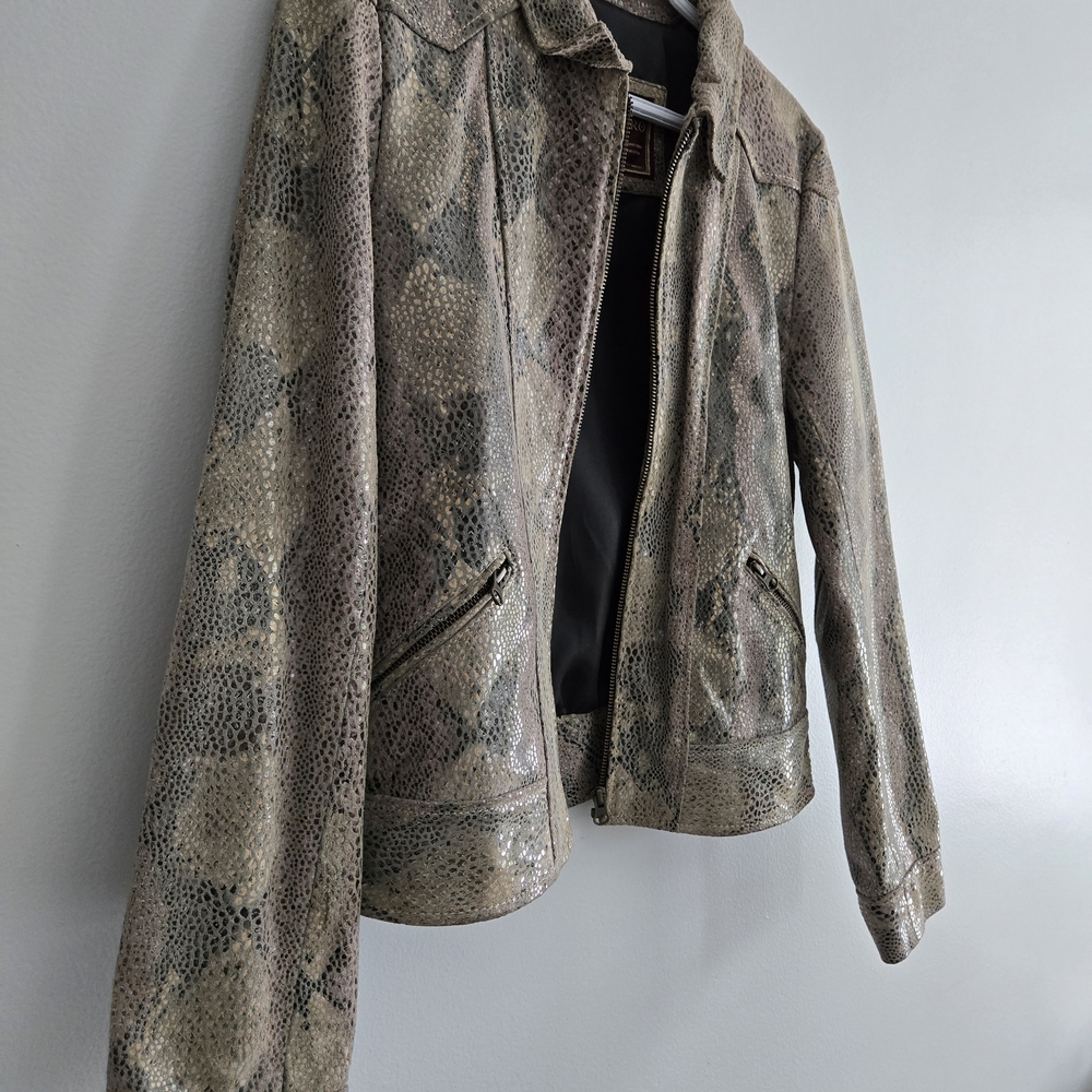 Women's Snakeskin Leather Jacket - Picture 6 of 10